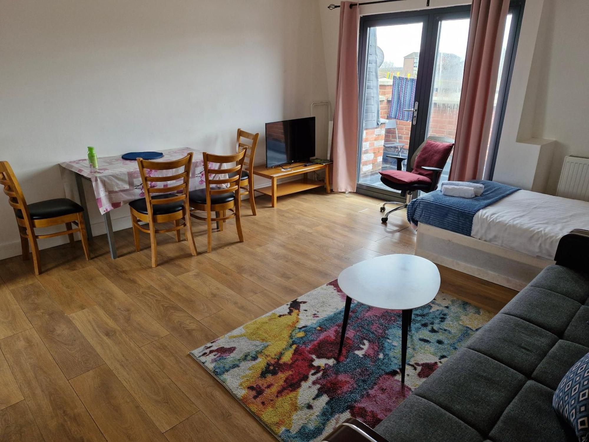 Simply Relax,1 Eastham London Apartment Ngoại thất bức ảnh